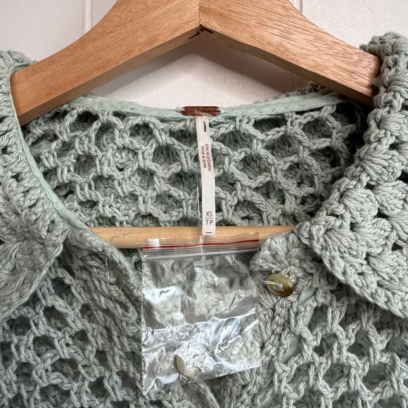 Free People crochet top collard button-front knit cotton XS boho preppy - Picture 5 of 8